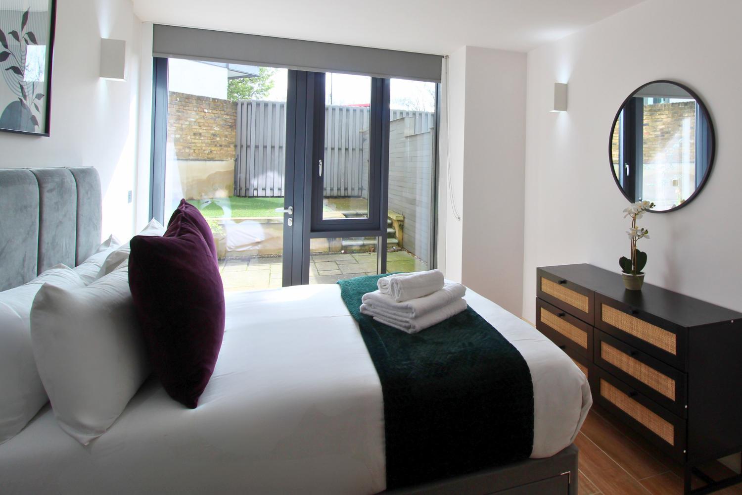 Kew Bridge By Viridian Apartments Exteriör bild
